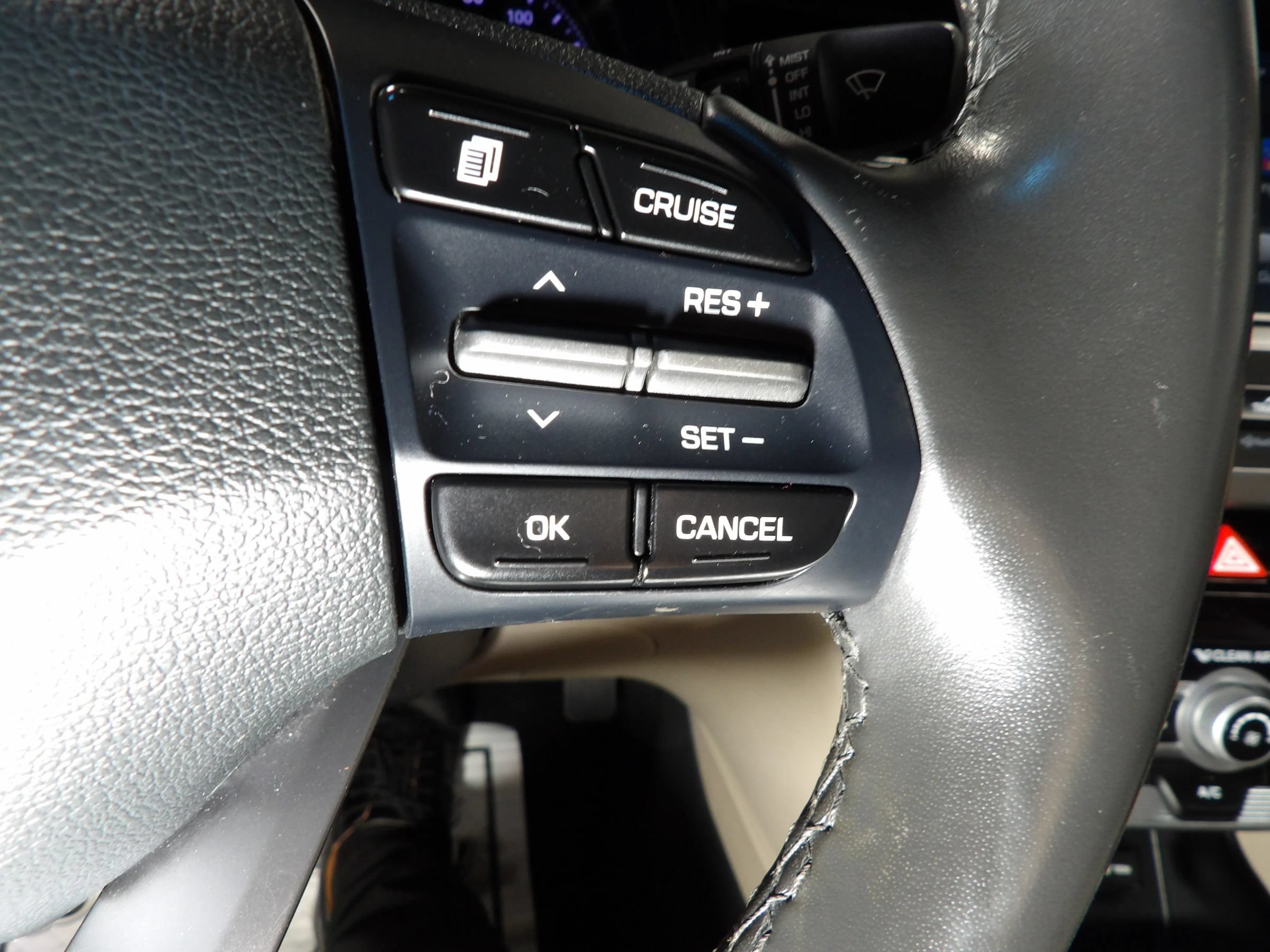 Used 2020 Hyundai Elantra Value Edition w/ Cargo Package (C1) FWD image 16