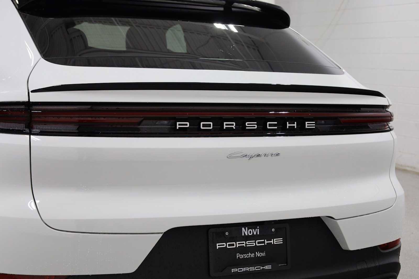 New 2026 Porsche Cayenne Coupe AWD/4WD image 8
