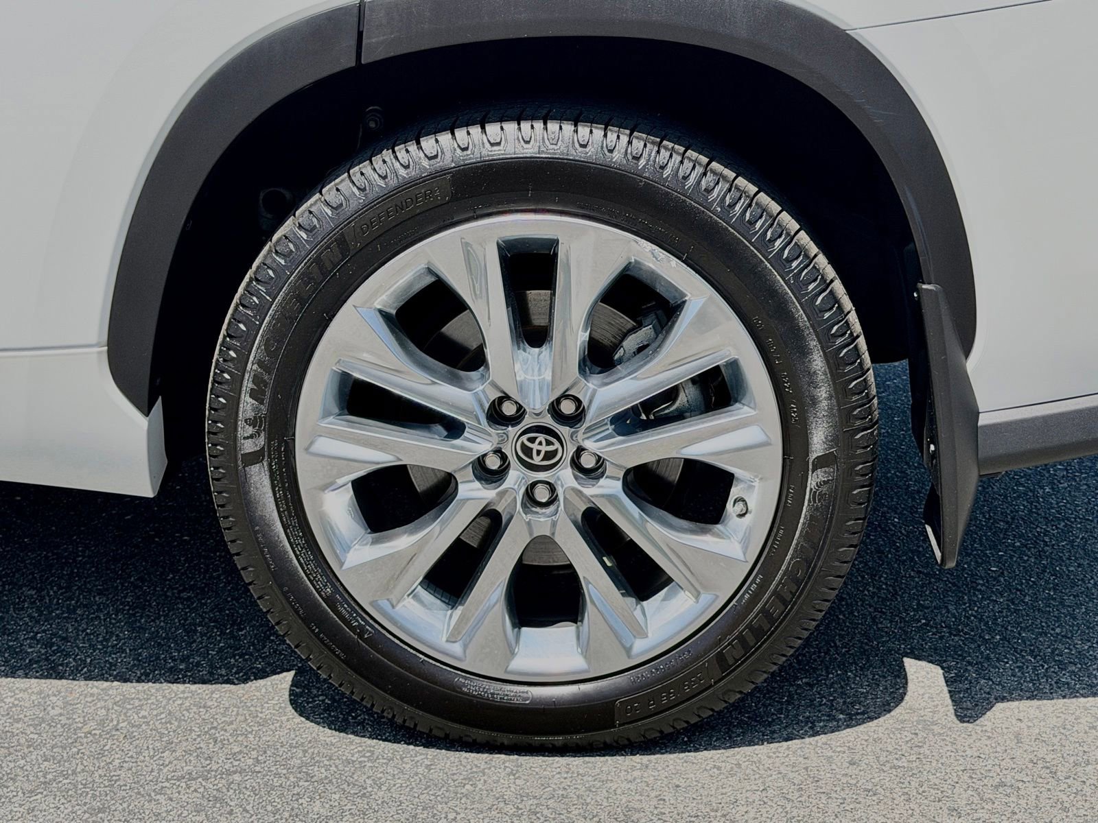 Used 2022 Toyota Highlander Limited AWD/4WD image 19