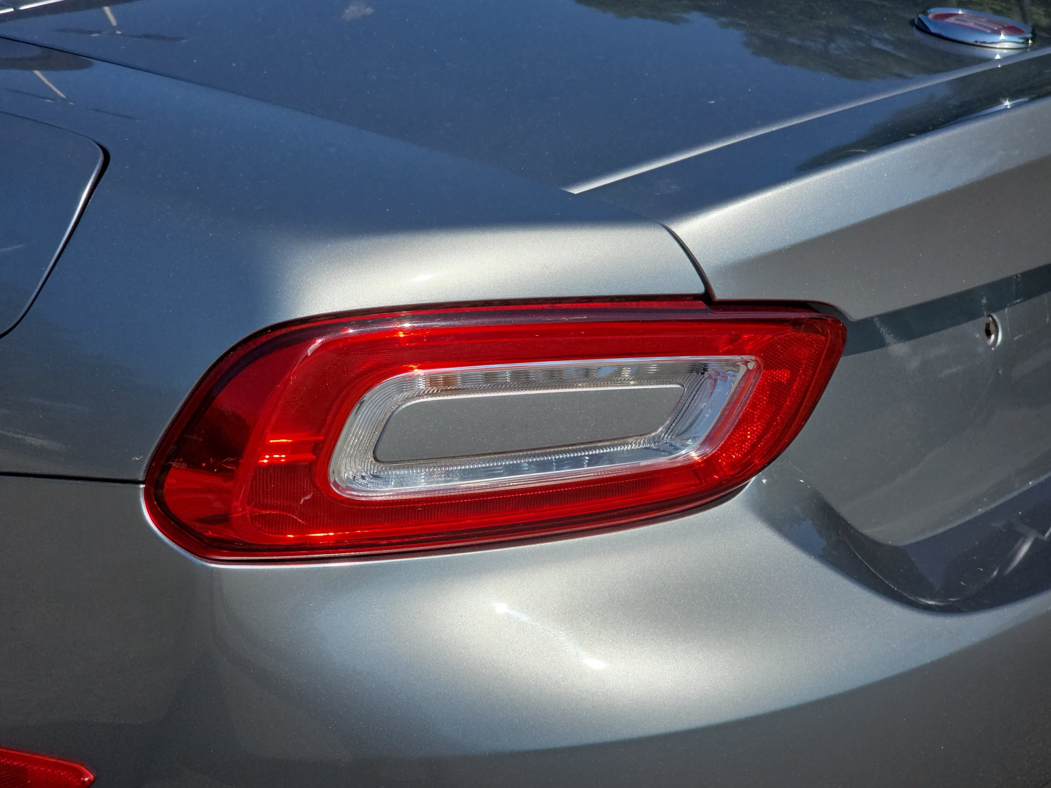 Used 2017 FIAT 124 Spider Classica RWD image 28