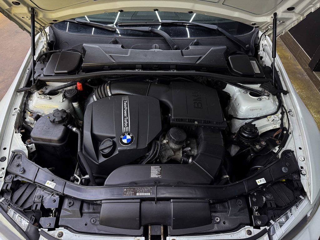 Used 2011 BMW 335i xDrive Coupe image 27