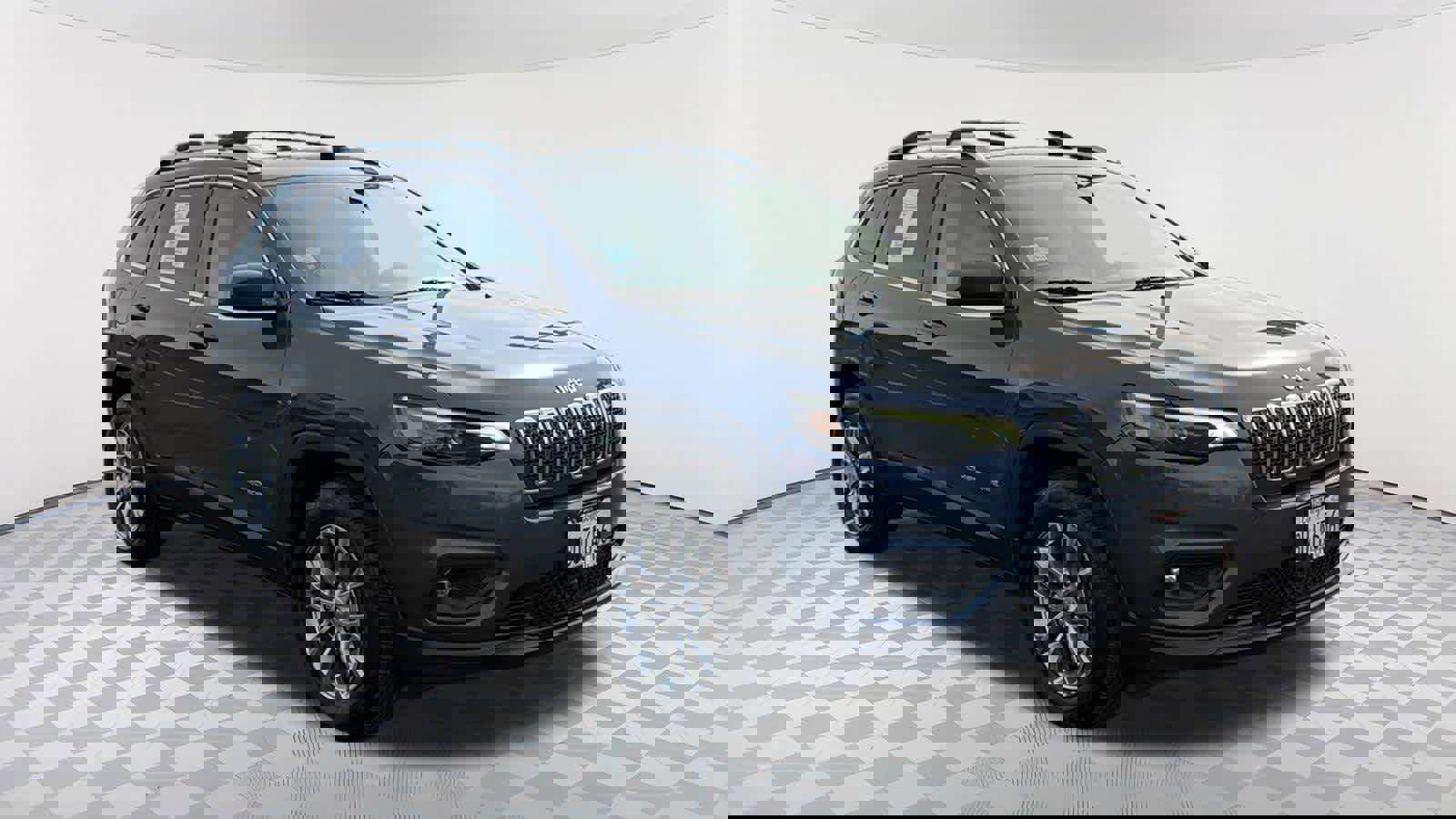 Used 2021 Jeep Cherokee Latitude Lux w/ Comfort/Convenience Group image 3