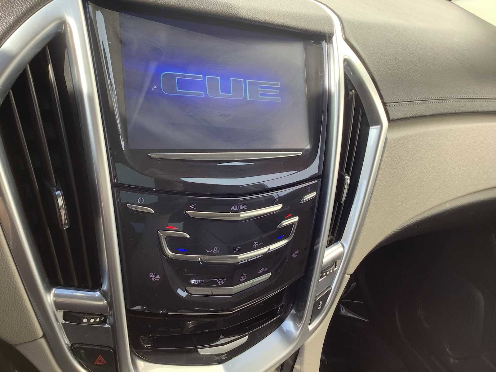 Used 2015 Cadillac SRX Luxury w/ Driver Awareness Package AWD/4WD image 16