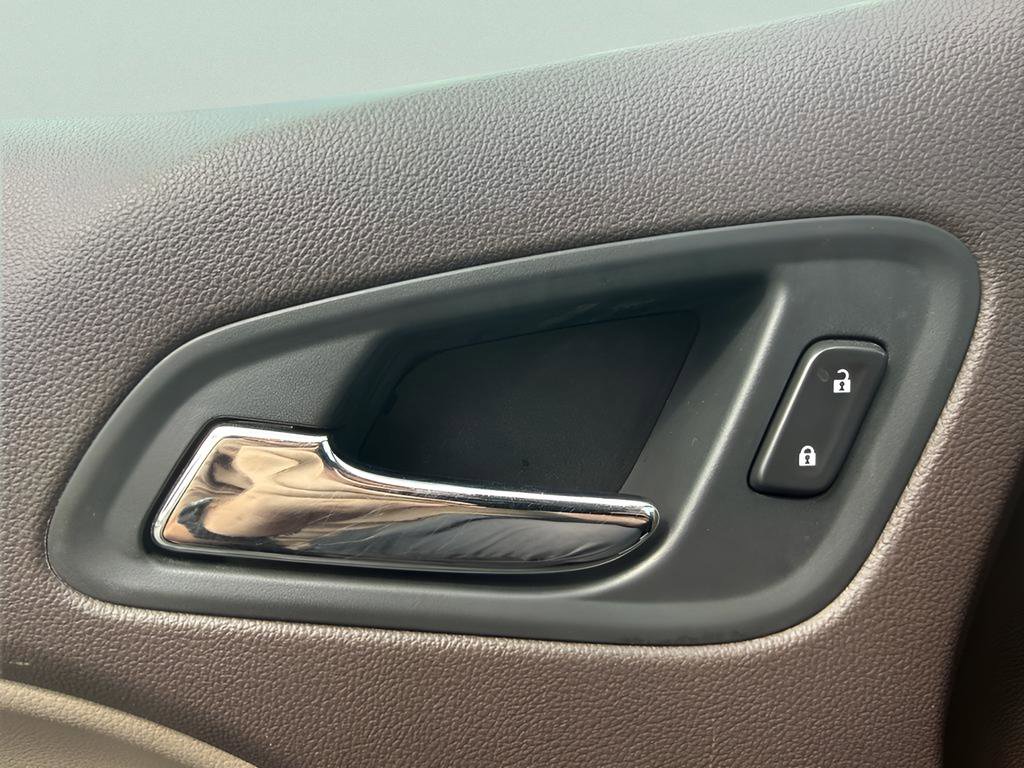 Used 2015 GMC Canyon SLT image 13