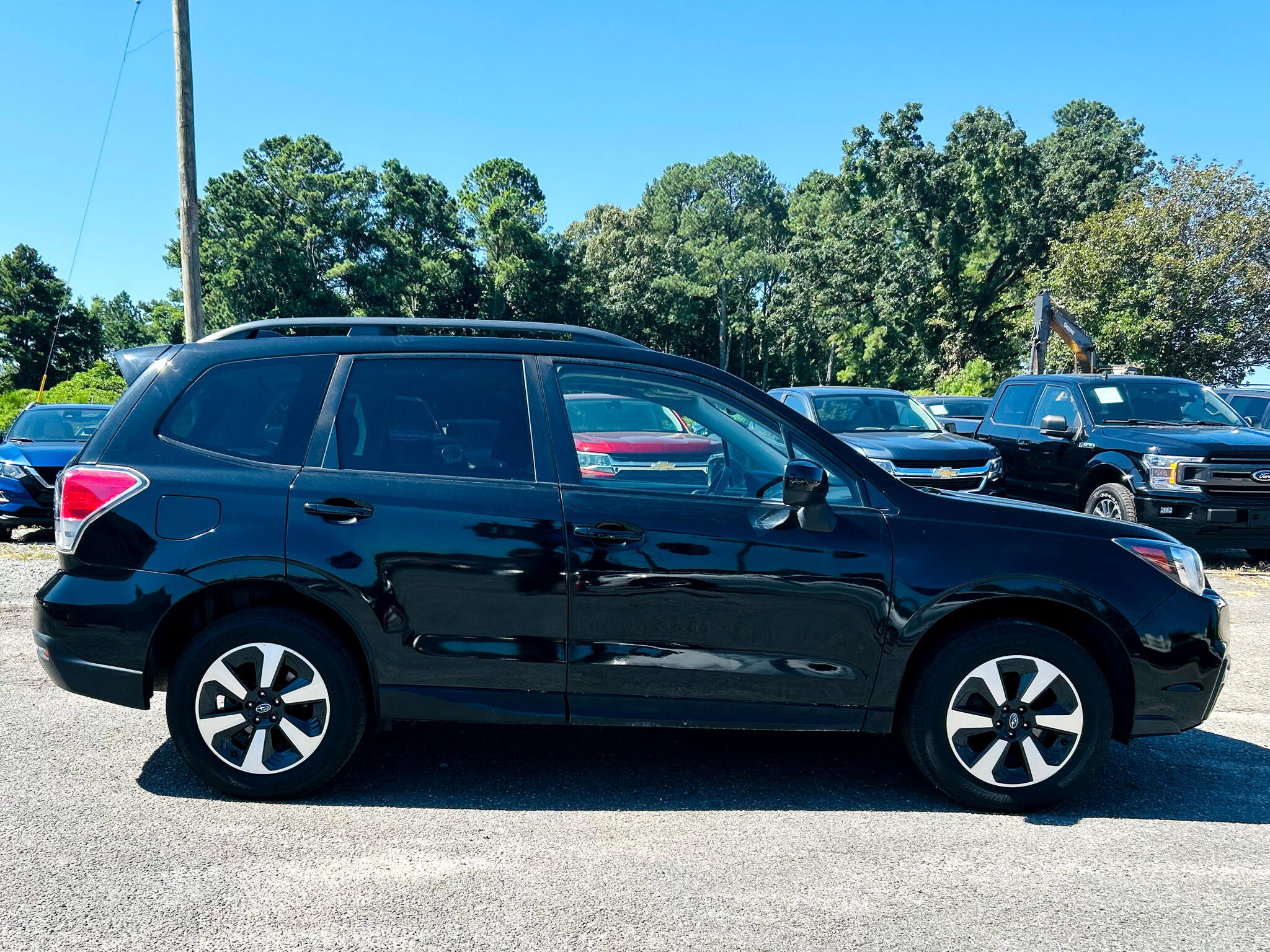 Used 2017 Subaru Forester 2.5i Premium w/ All-Weather Package image 9