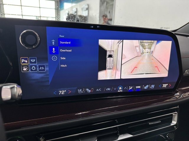 Used 2024 Chevrolet Traverse RS image 22