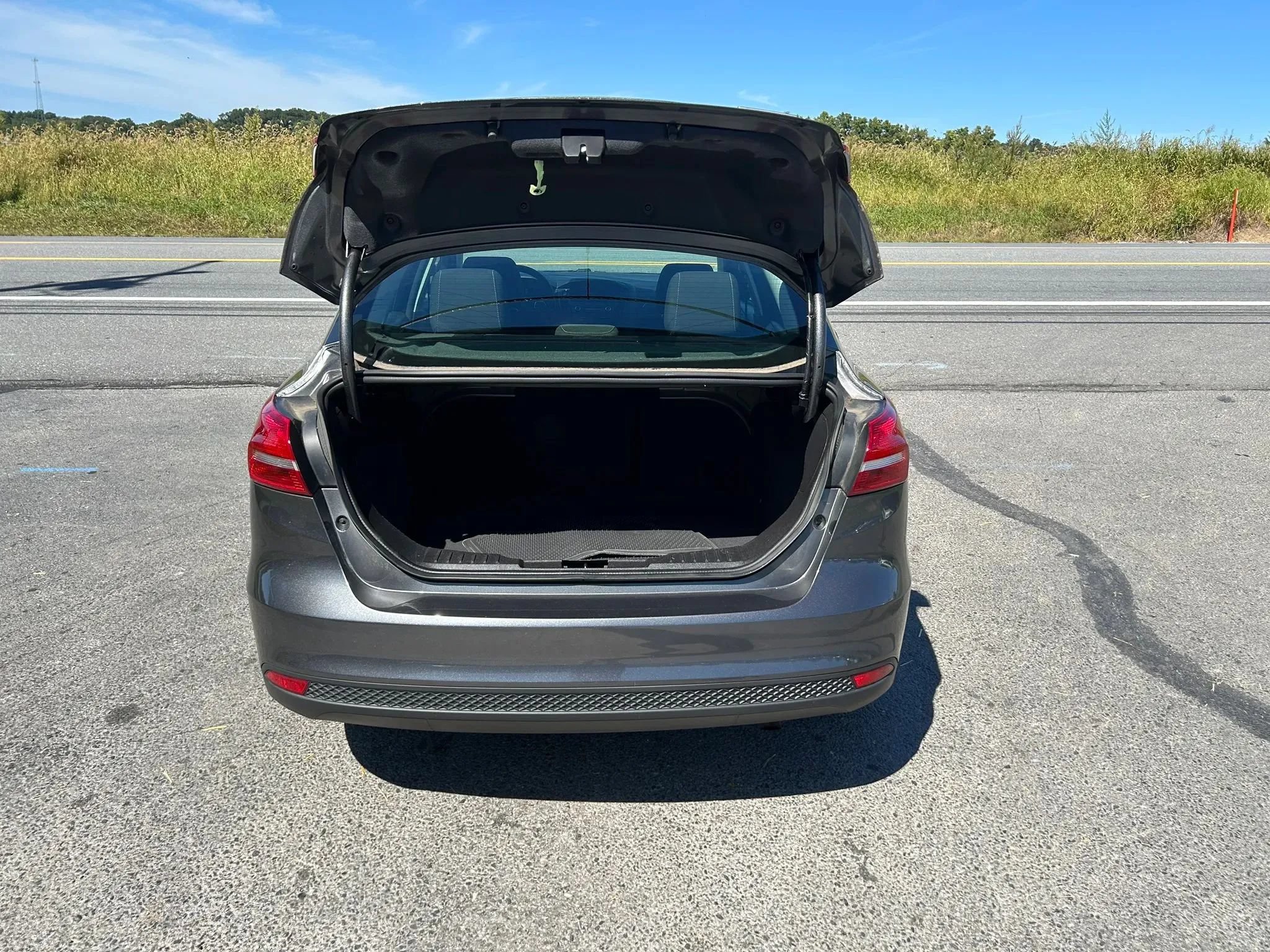 Used 2015 Ford Focus SE FWD image 12