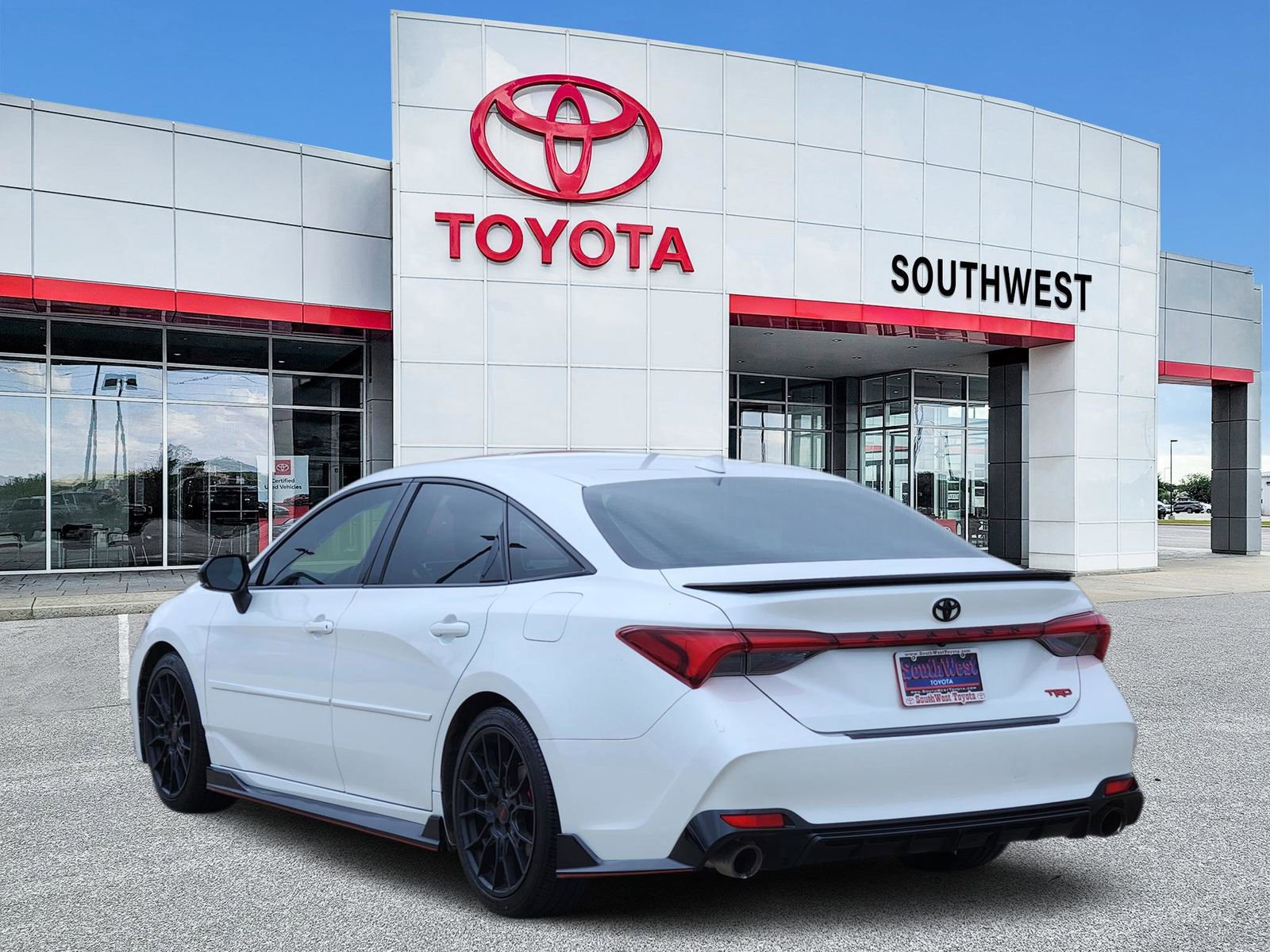 Used 2020 Toyota Avalon TRD FWD image 4