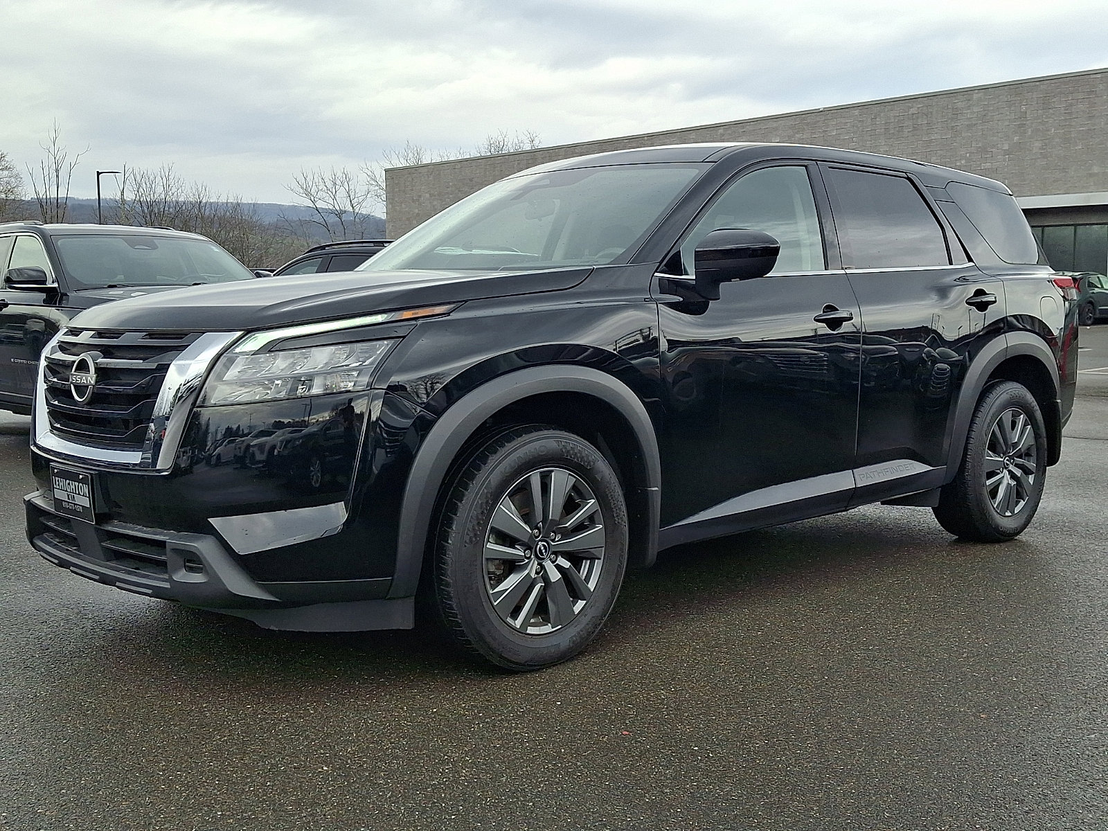 Used 2024 Nissan Pathfinder S AWD/4WD image 3