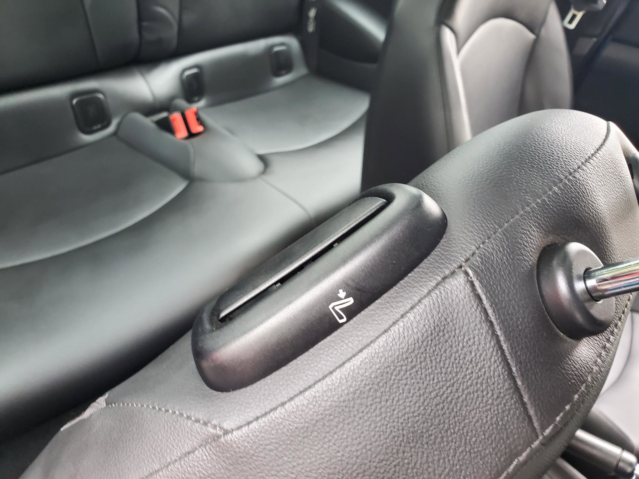 Used 2011 MINI Cooper Hardtop FWD image 28