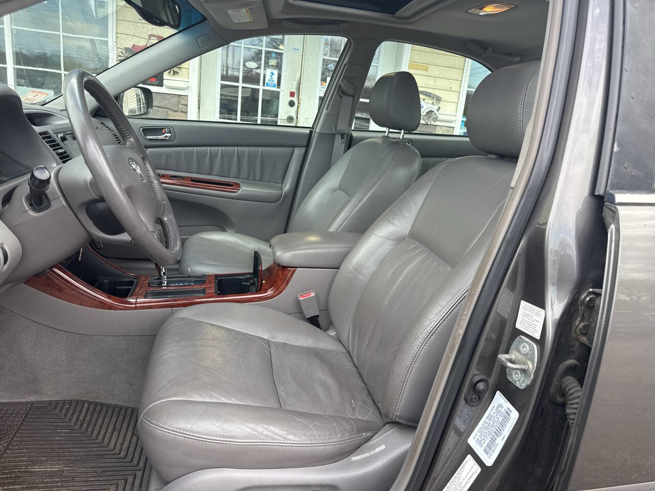 Used 2003 Toyota Camry XLE image 10