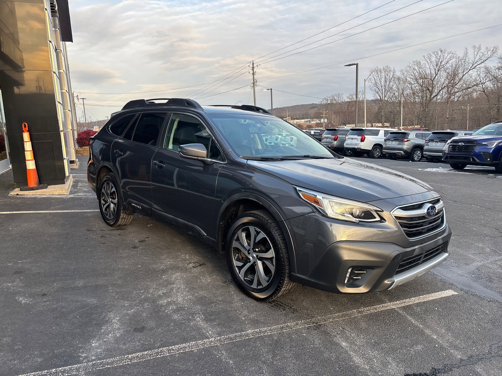 Used 2020 Subaru Outback Limited w/ Popular Package #2 image 4