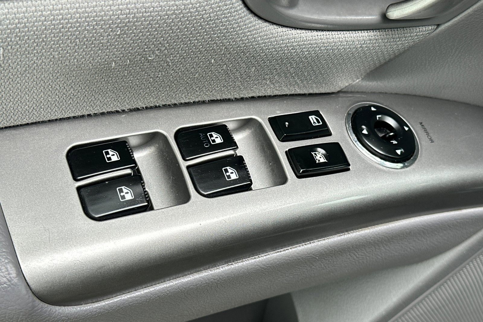 Used 2011 Hyundai Santa Fe GLS FWD image 12