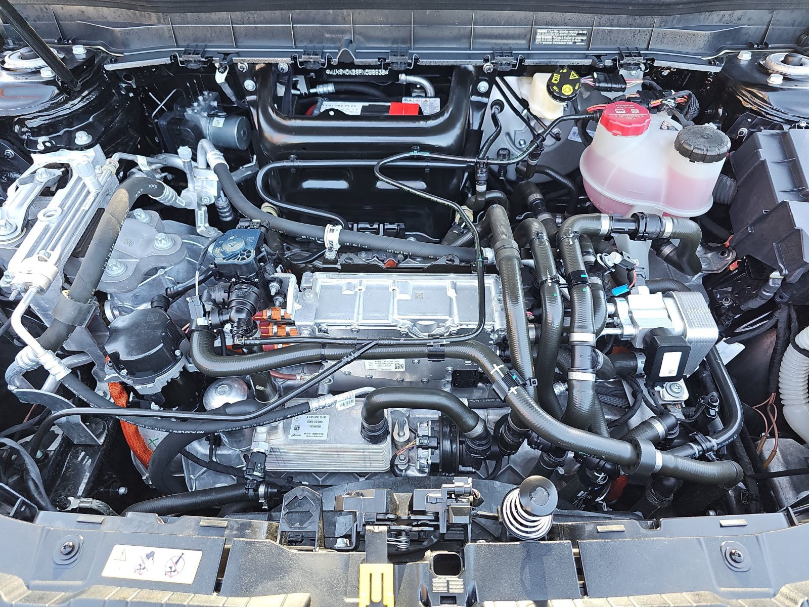 Used 2023 Mercedes-Benz EQB 300 4MATIC image 32
