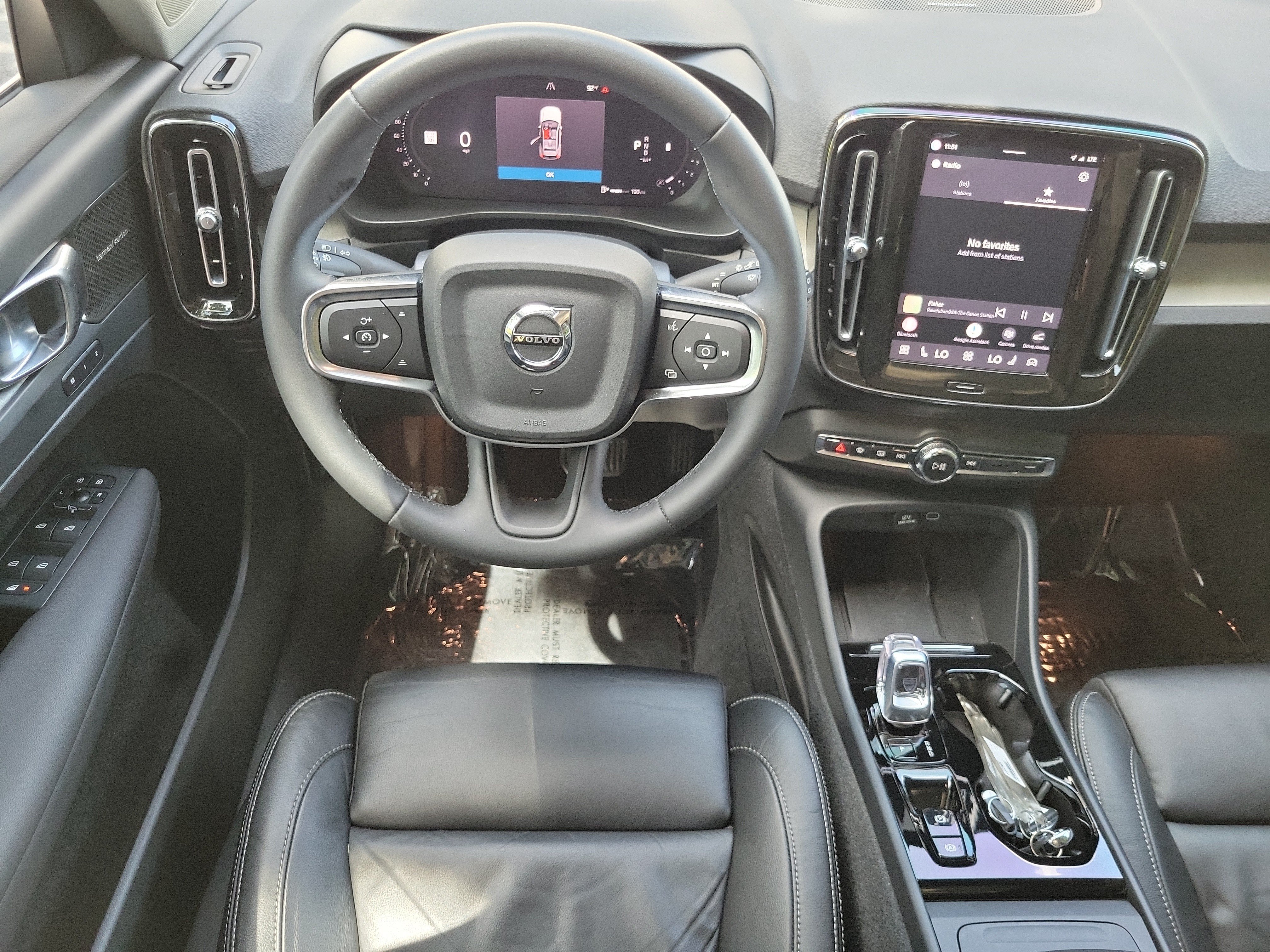 Used 2023 Volvo XC40 B5 Plus w/ Driver Assist Package AWD/4WD image 14