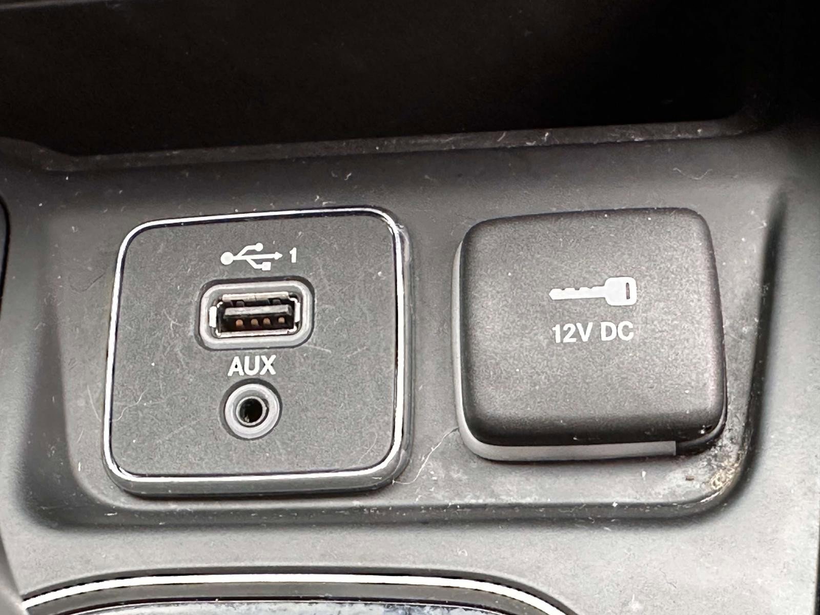 Used 2020 Jeep Cherokee Limited image 30