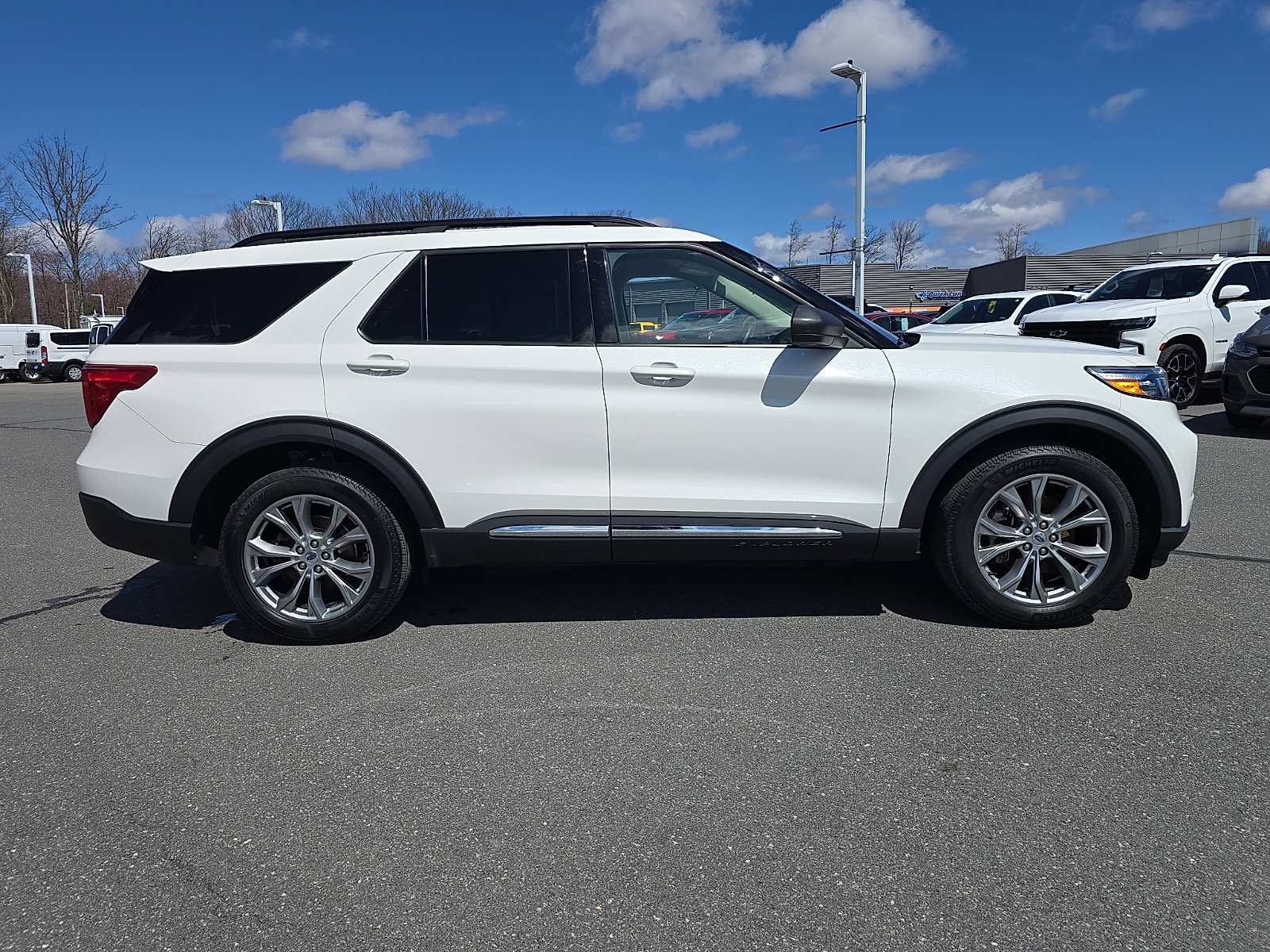 Certified 2022 Ford Explorer XLT w/ Equipment Group 202A AWD/4WD image 7