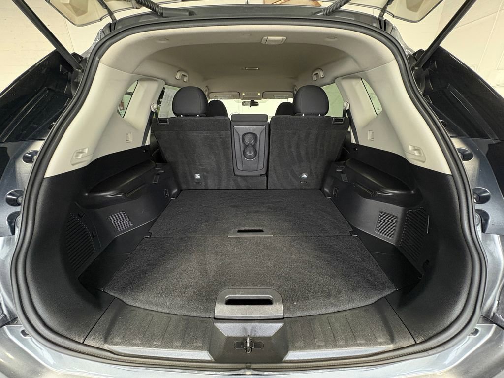 Used 2019 Nissan Rogue S image 27