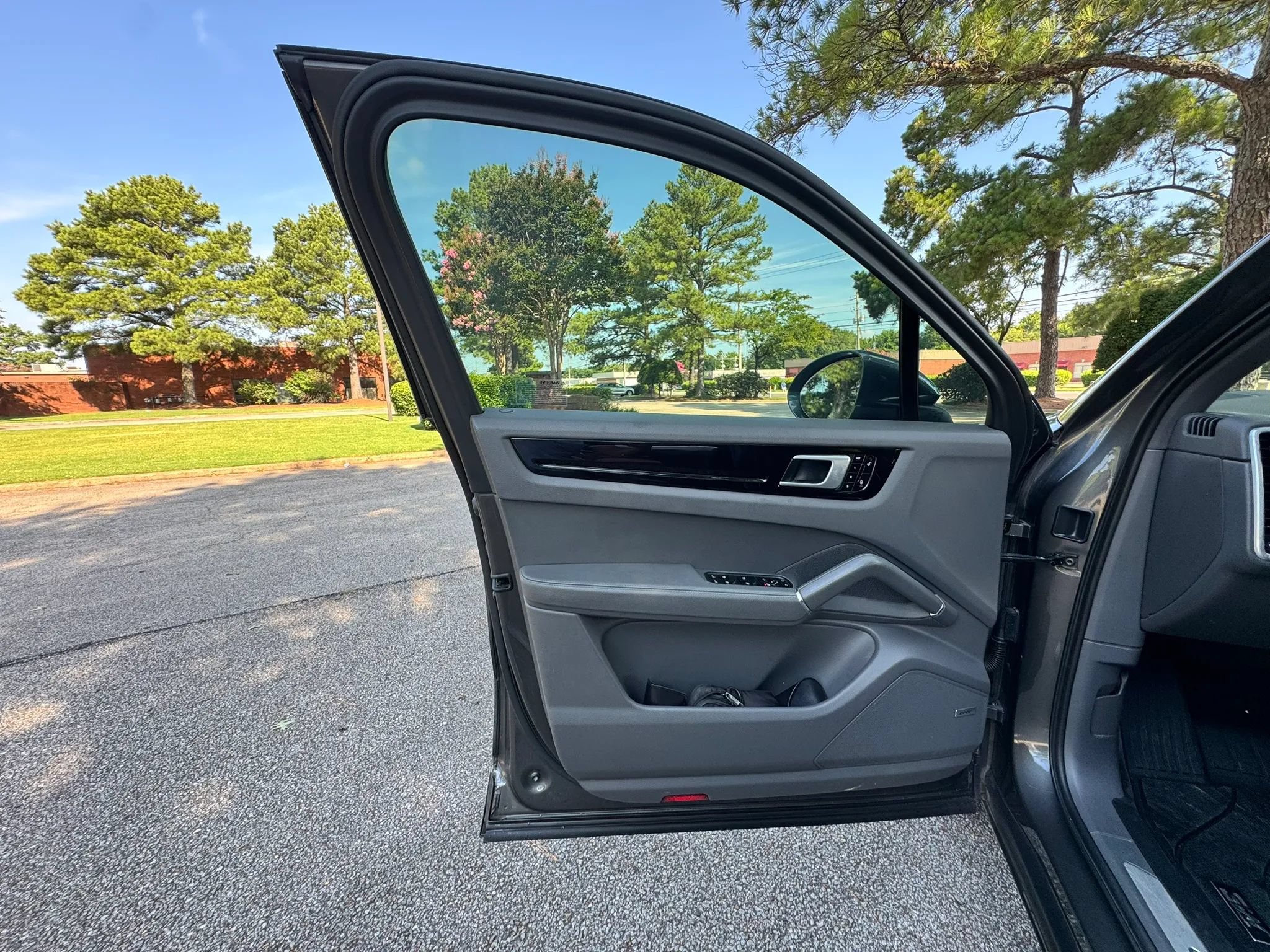 Used 2019 Porsche Cayenne AWD/4WD image 27