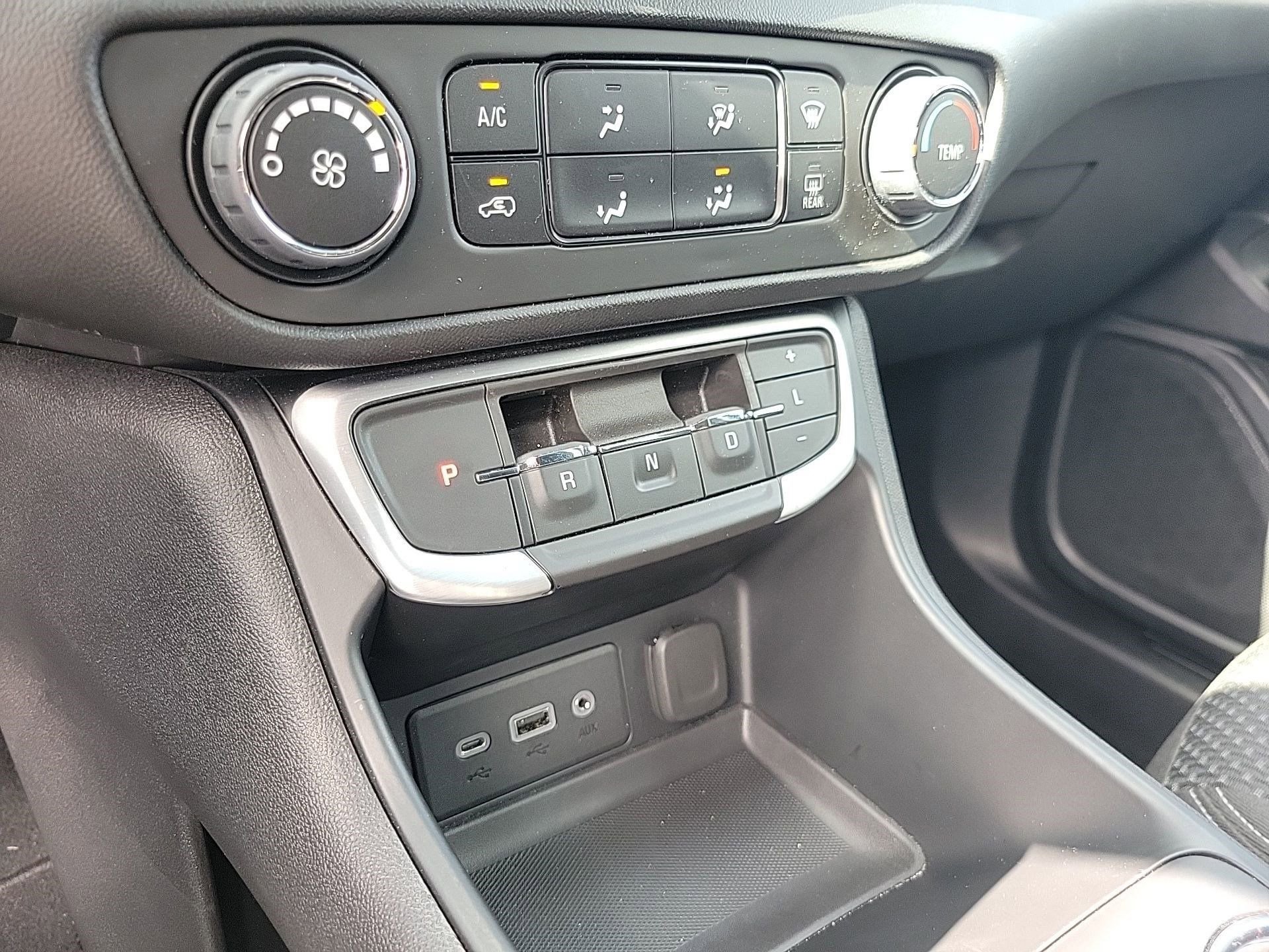 Used 2023 GMC Terrain SLE w/ Elevation Edition image 37