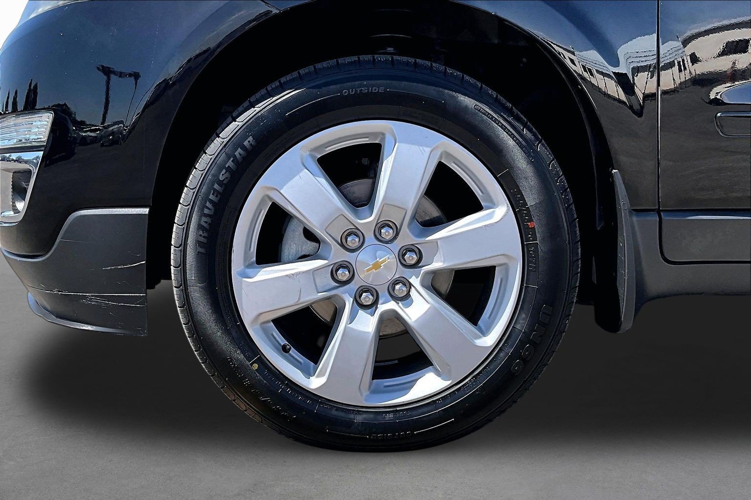 Used 2017 Chevrolet Traverse LT w/ Style and Technology Package FWD image 8
