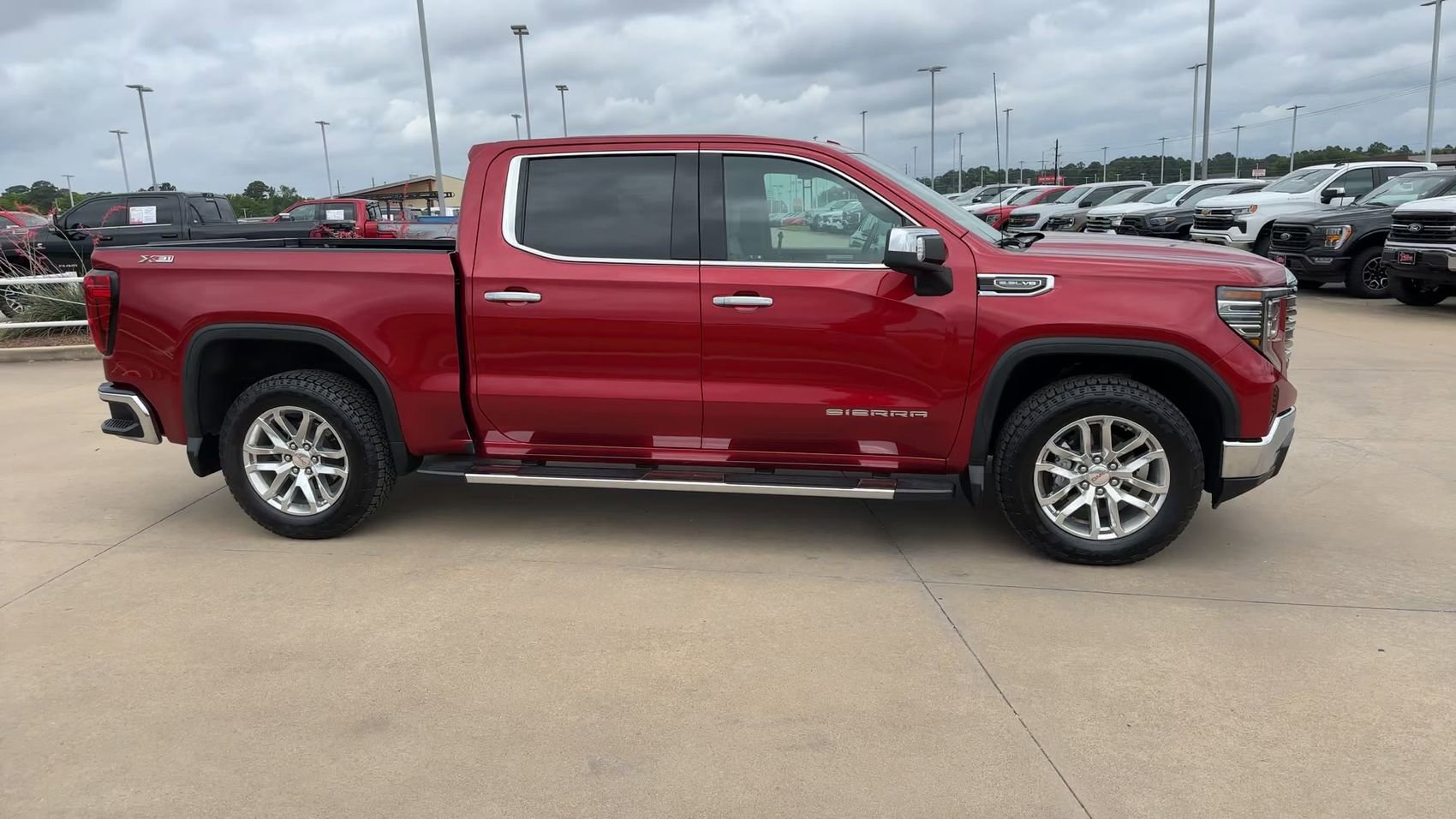Used 2024 GMC Sierra 1500 SLT w/ SLT Premium Package AWD/4WD image 2