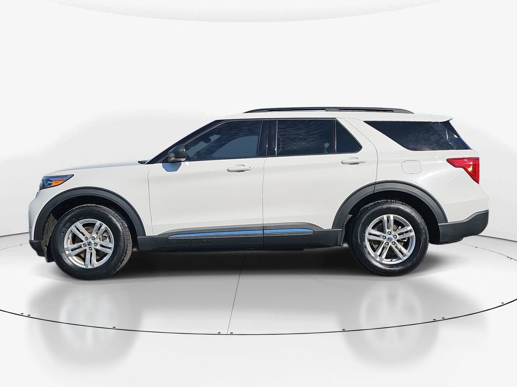 Used 2022 Ford Explorer XLT w/ Equipment Group 202A image 8