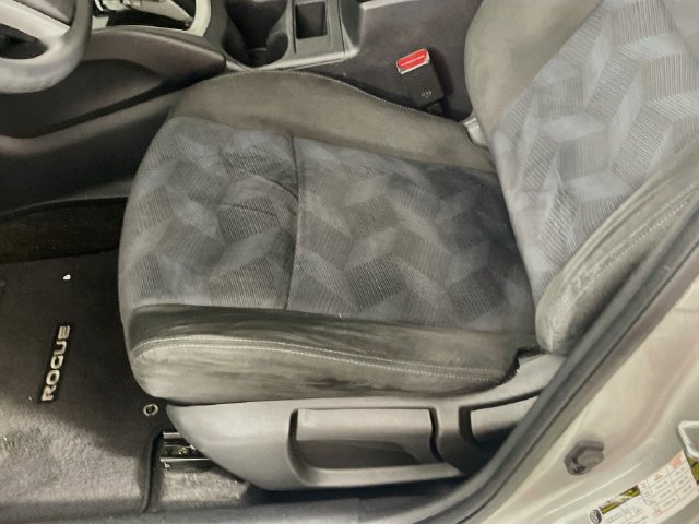 Used 2015 Nissan Rogue S FWD image 19