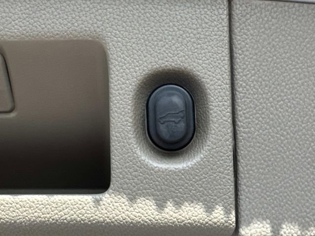 Used 2020 GMC Yukon SLT w/ Premium Edition image 15