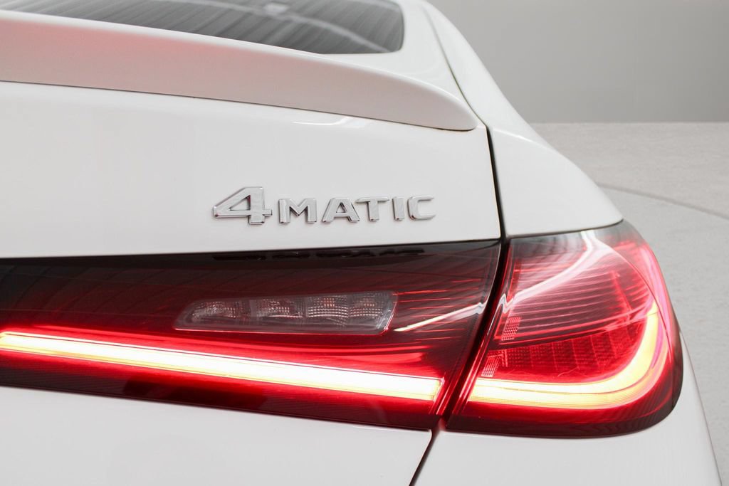 Used 2025 Mercedes-Benz GLC 300 4MATIC image 32