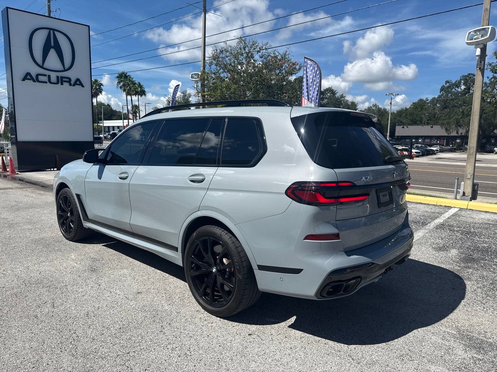 Used 2025 BMW X7 M60i AWD/4WD image 7