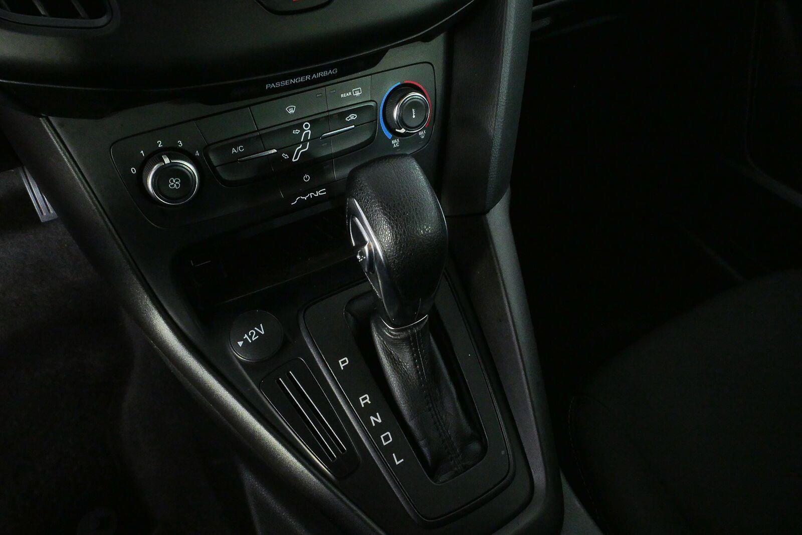 Used 2018 Ford Focus SE FWD image 18