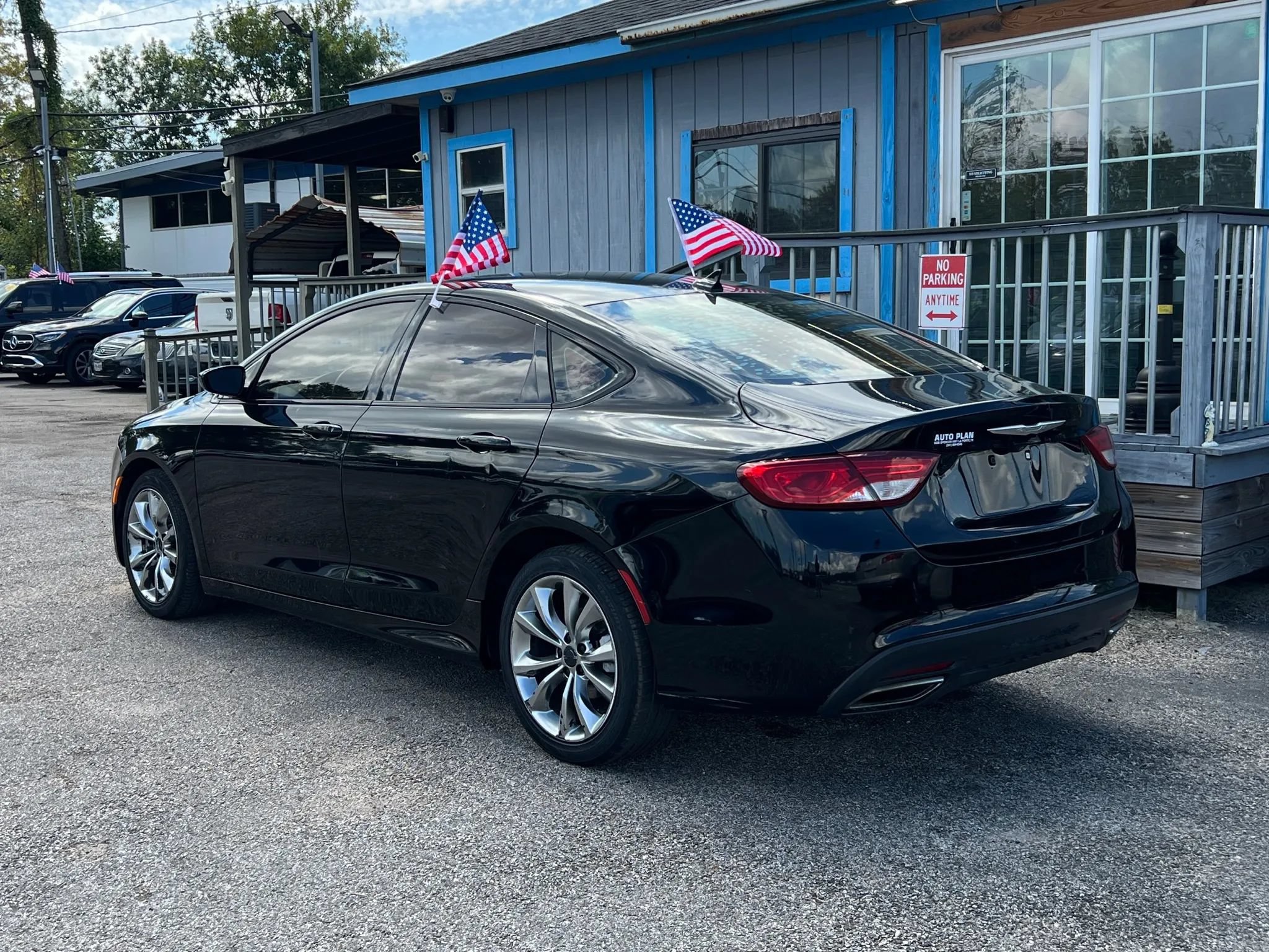 Used 2015 Chrysler 200 S w/ Navigation & Sound Group I FWD image 9