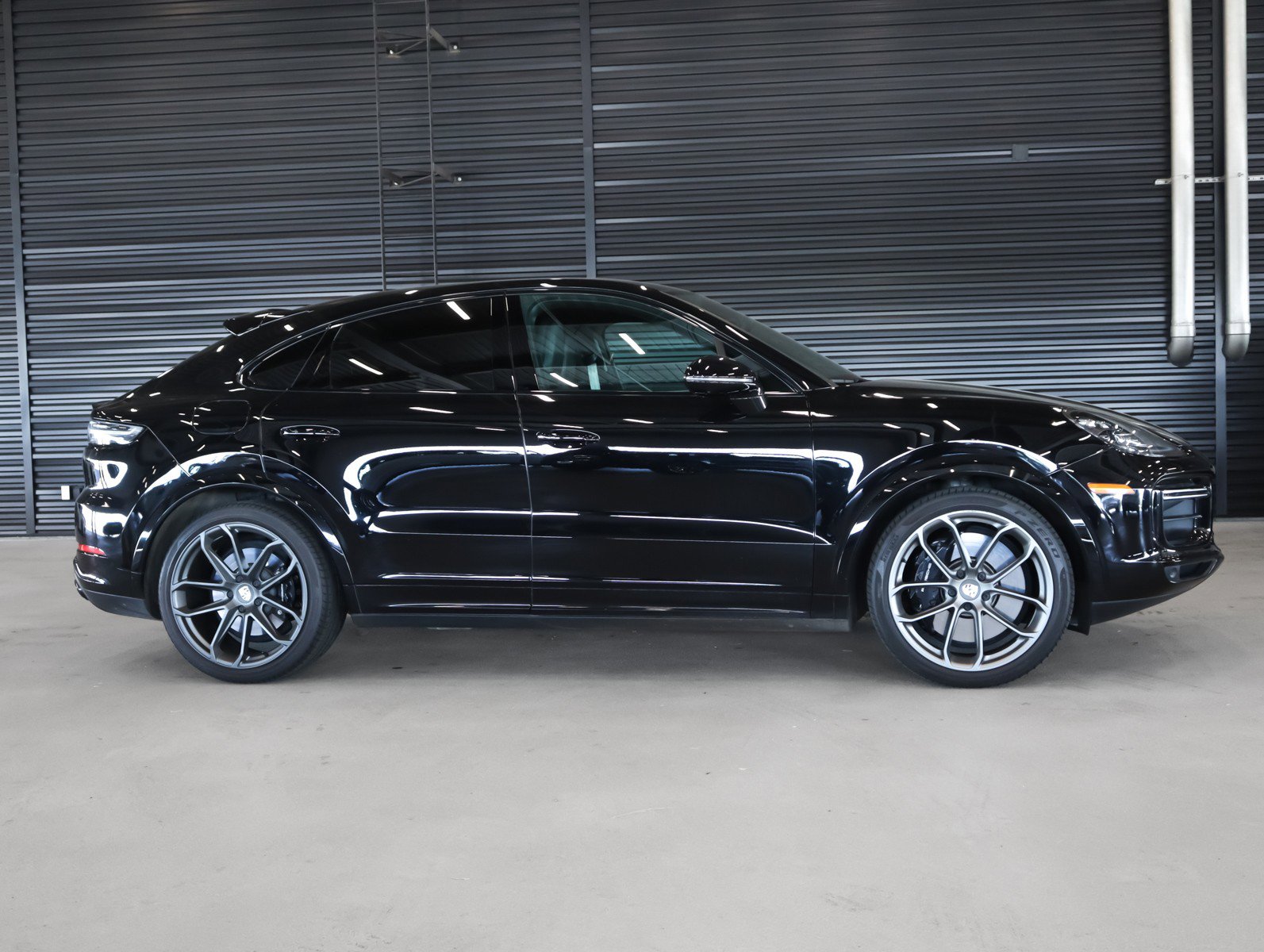 Used 2023 Porsche Cayenne Turbo AWD/4WD image 12