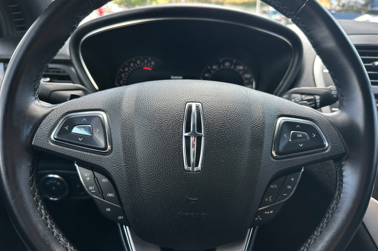 Used 2018 Lincoln MKC Select w/ Select Plus Package image 23