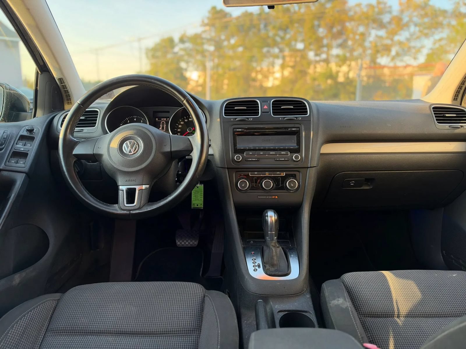 Used 2013 Volkswagen Golf 4-Door FWD image 10