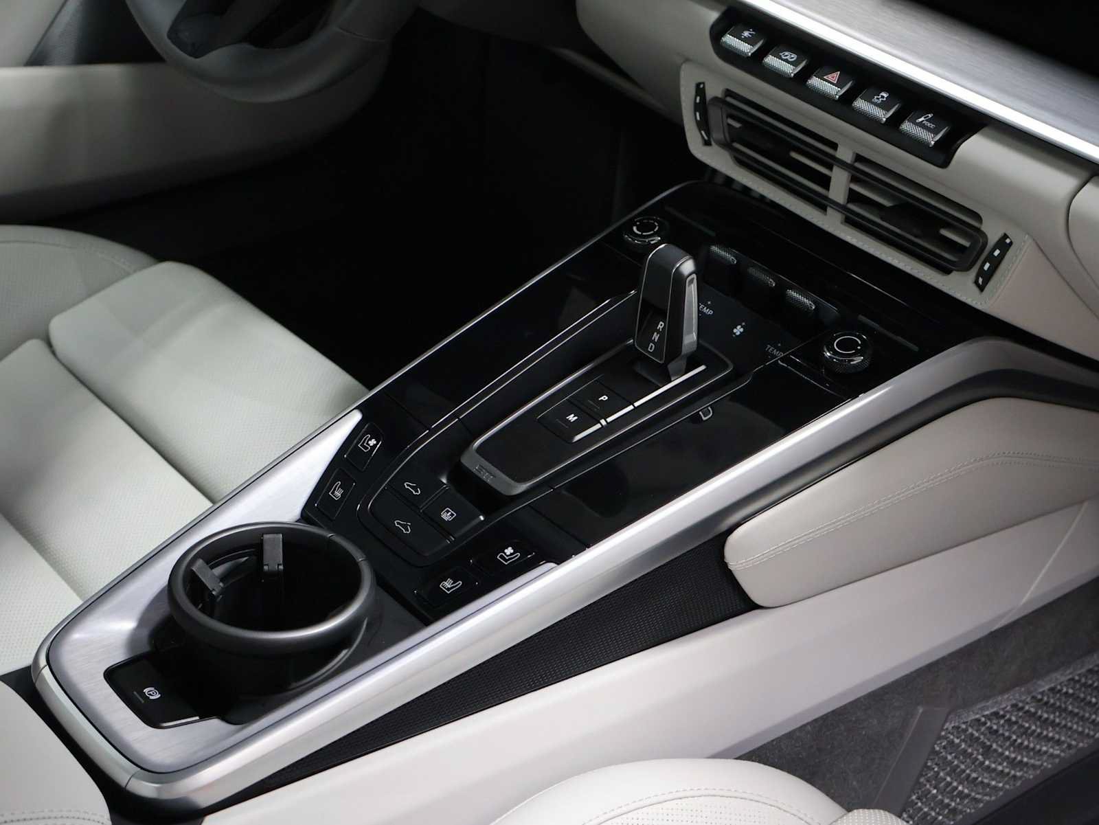 Certified 2024 Porsche 911 Turbo AWD/4WD image 21