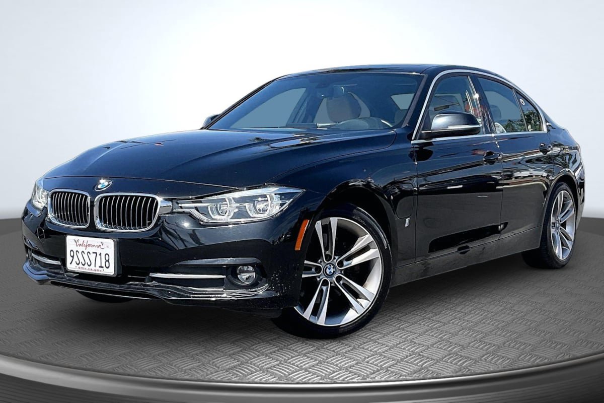 Used 2018 BMW 330e w/ Convenience Package RWD image 12
