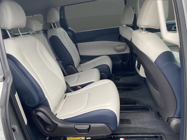 New 2026 Kia Carnival EX image 37