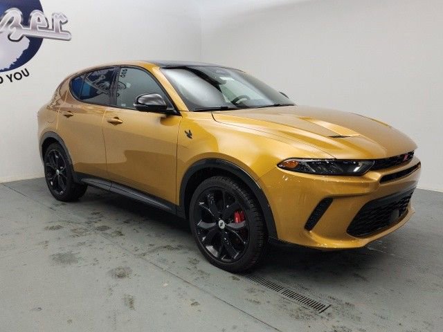 Used 2024 Dodge Hornet R/T Plus image 3