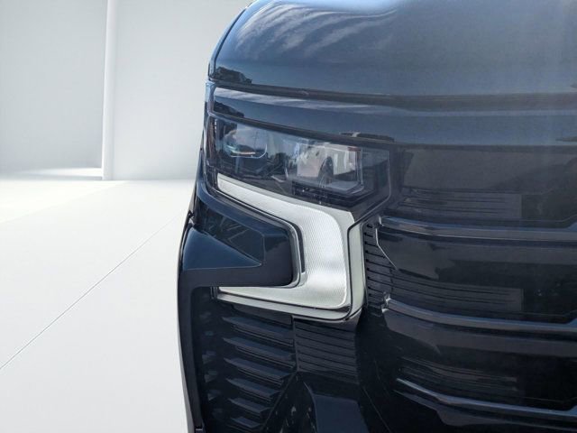 Used 2025 Chevrolet Silverado 1500 High Country w/ Midnight Edition AWD/4WD image 9