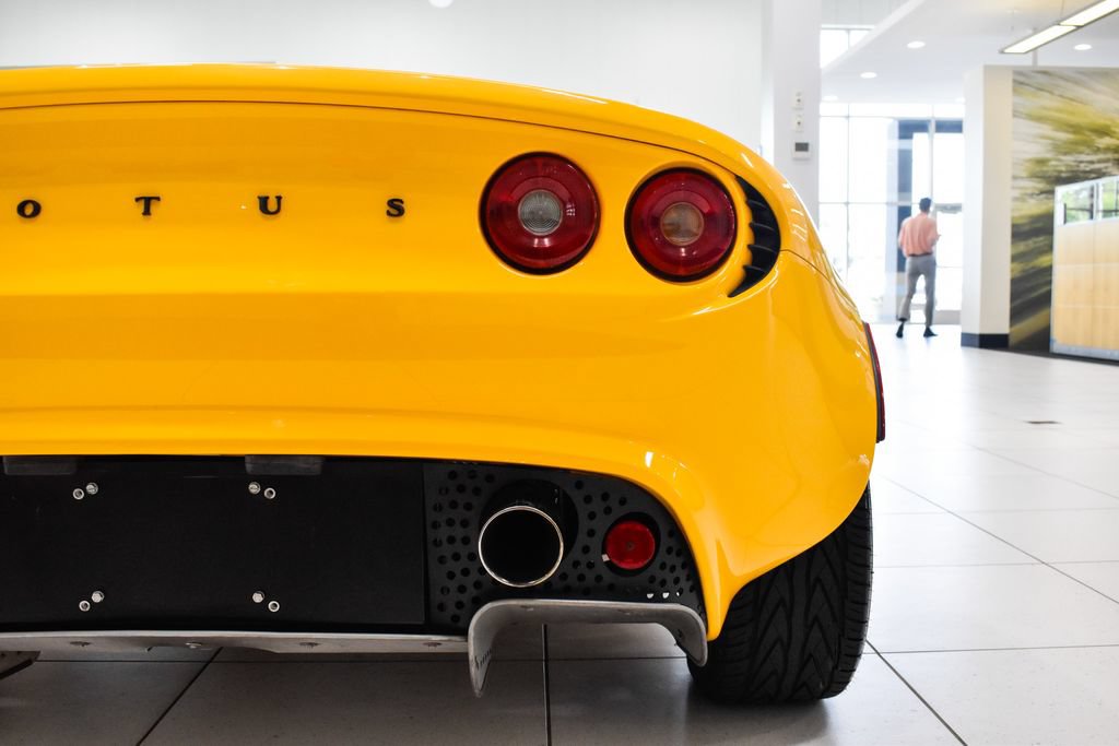 Used 2005 Lotus Elise RWD image 16
