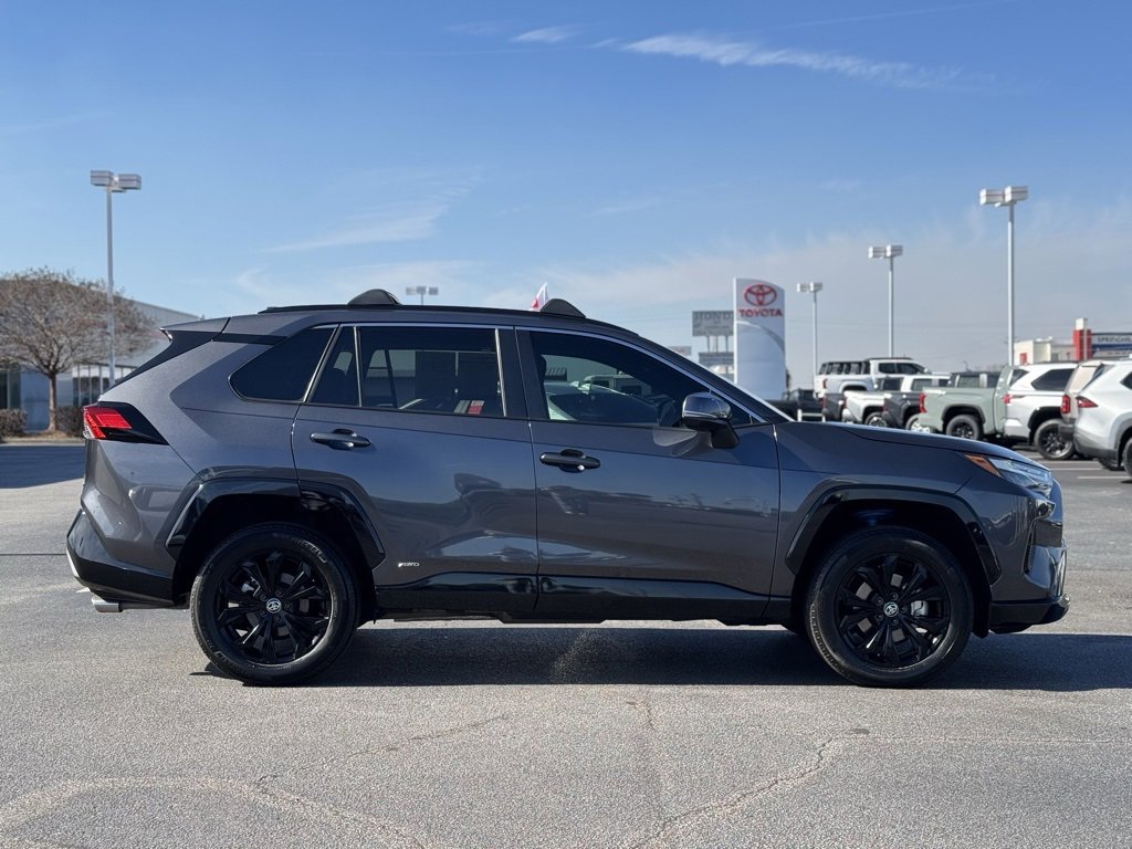 Used 2023 Toyota RAV4 SE image 7
