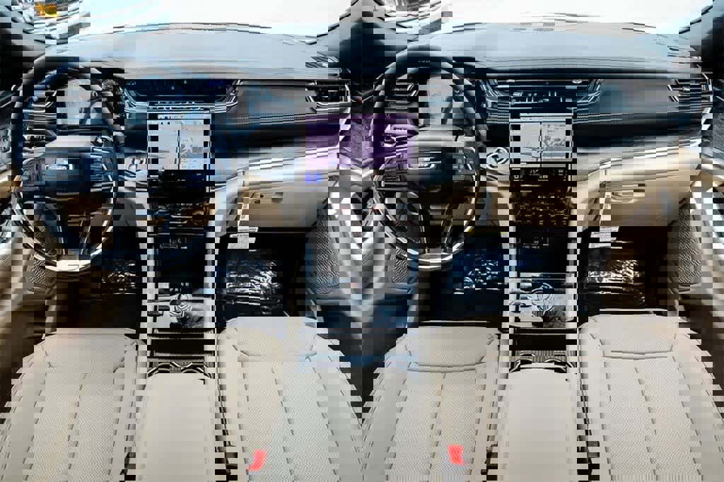 New 2025 Jeep Grand Cherokee Limited w/ Luxury Tech Group II image 12