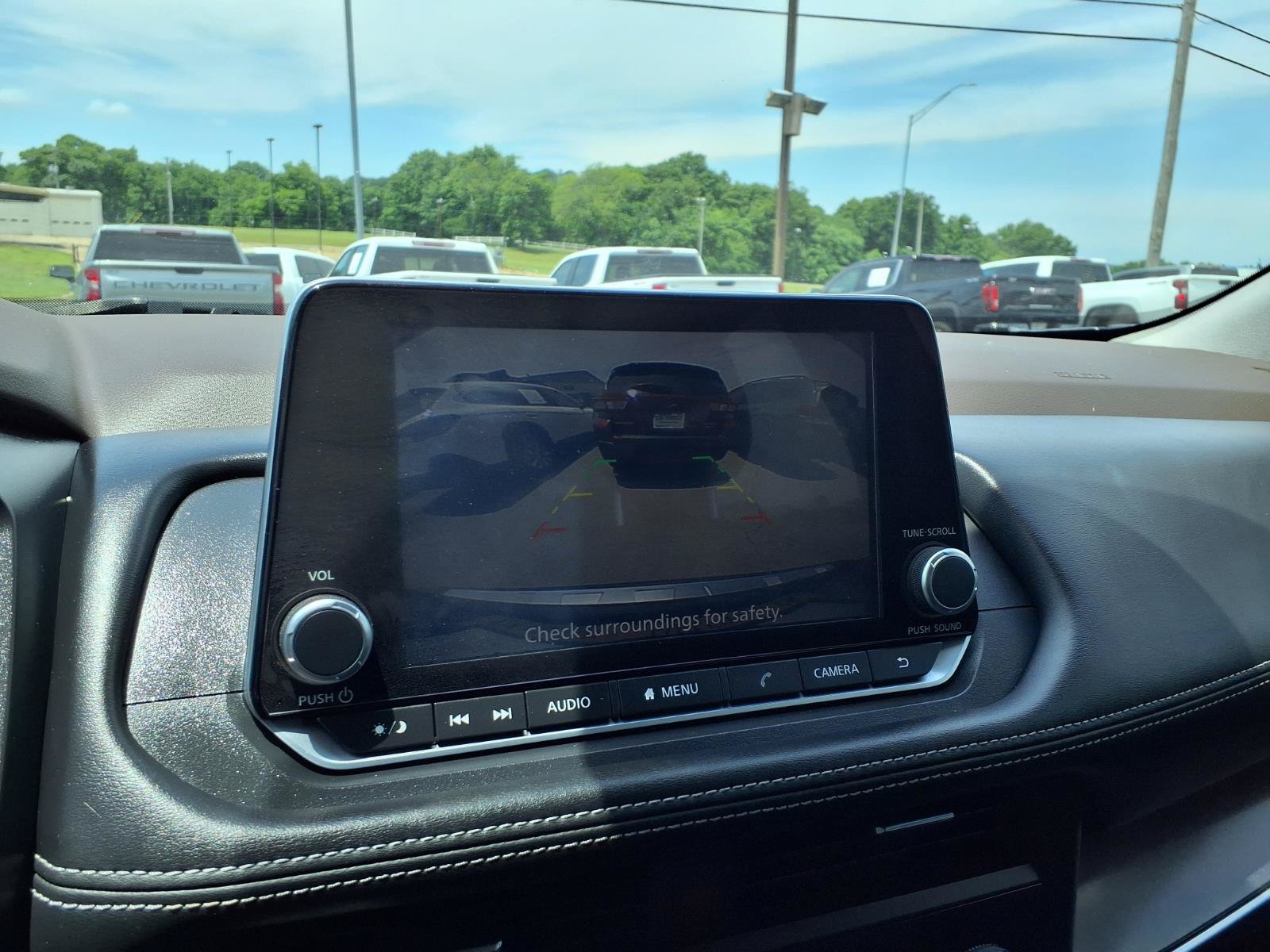 Used 2023 Nissan Rogue SV FWD image 5