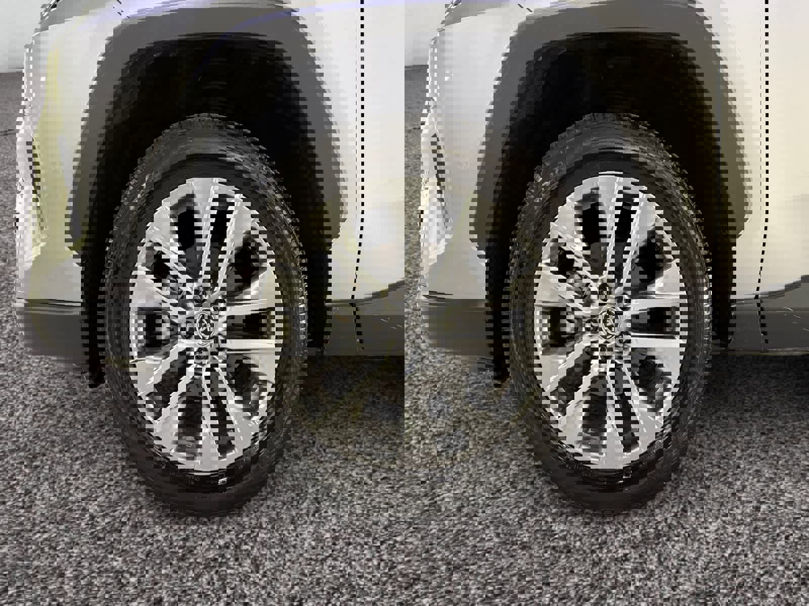 Used 2023 Toyota RAV4 XLE Premium image 18