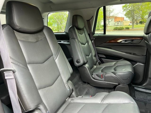 Used 2016 Cadillac Escalade Luxury AWD/4WD image 20