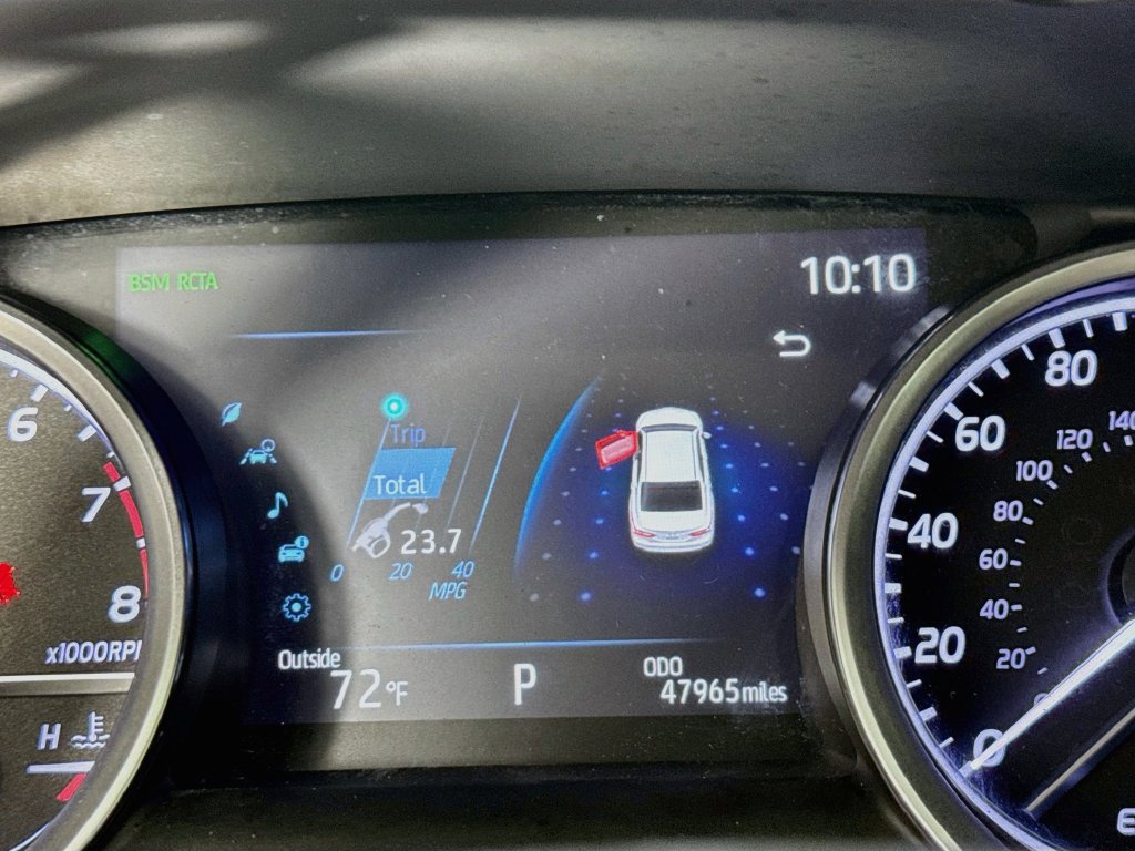 Used 2021 Toyota Camry XLE FWD image 15