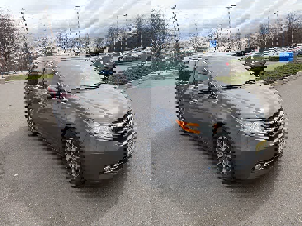 Used 2014 Honda Odyssey Touring image 19