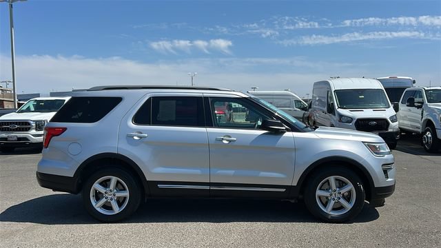 Certified 2018 Ford Explorer XLT FWD image 2